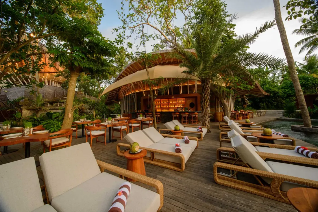E.A.R.T.H Restaurant & Lounge in Canggu