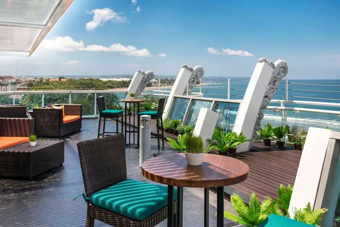 MOONLITE KITCHEN & BAR in Seminyak